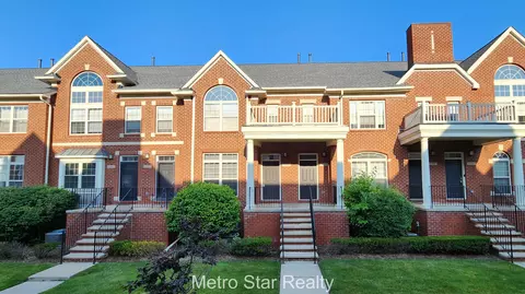 1418 Ashford Ct, Troy, MI 48084