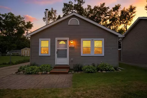 9925 Elizabeth Lake Rd, White Lake, MI 48386