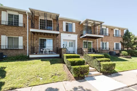 30727 Shiawassee St UNIT FAINGTON, Farmington Hills, MI 48336