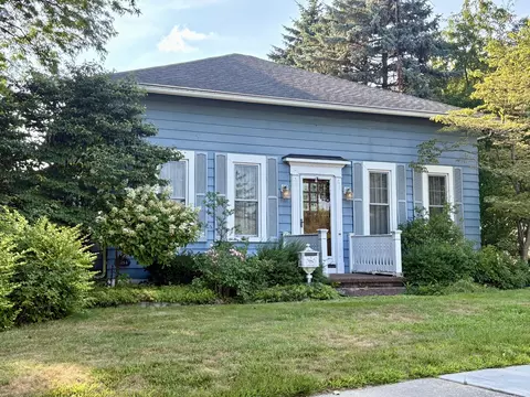 1464 S Riverside Ave, St. Clair, MI 48079