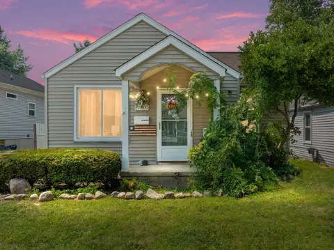 27105 Alger St, Madison Heights, MI 48071