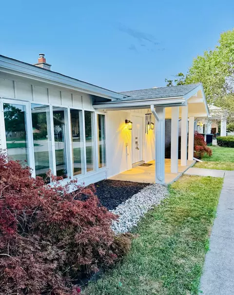 4655 Ashburton Pl, Sterling Heights, MI 48310