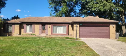 18633 Omega St, Clinton Township, MI 48036