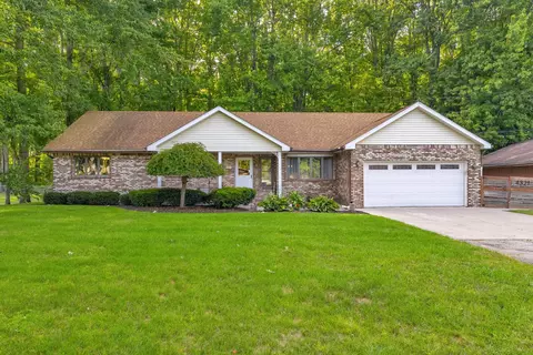 4321 Parker Rd, Fort Gratiot, MI 48059