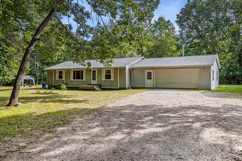 8118 Fair Oak Dr, Green Oak, MI 48189