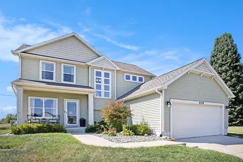 6109 Summerbrooke Cir, Handy, MI 48836