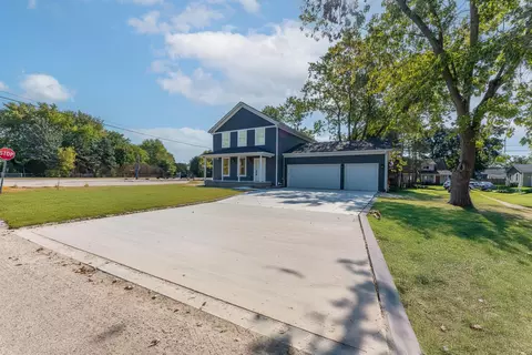 3331 Mill Lake Rd, Lake Orion, MI 48360