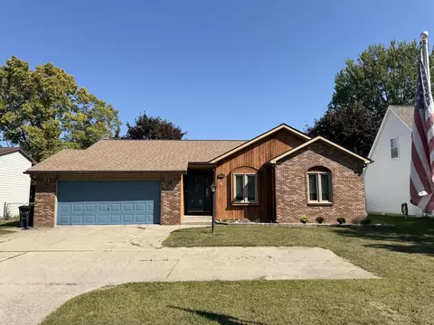 39910 Bridgeview St, Harrison, MI 48045