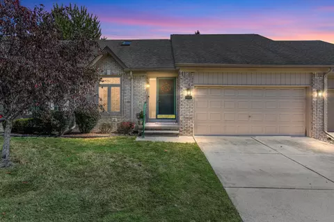 35152 Kings Forest Blvd, Clinton Township, MI 48035