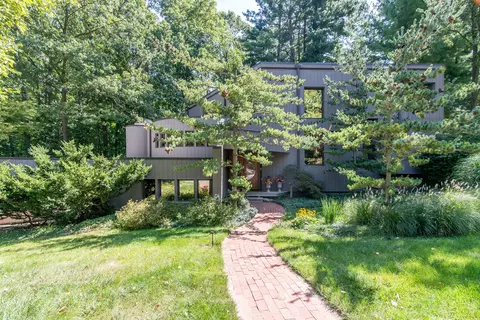 1320 Orkney Drive Dr, Ann Arbor, MI 48103