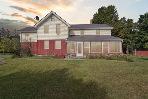 521 Adrian St, Manchester, MI 48158