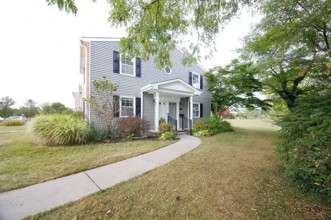 19472 Inlet Ct, Northville, MI 48167