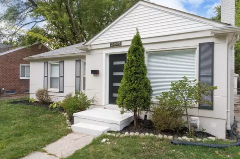 24691 Parklawn St, Oak Park, MI 48237