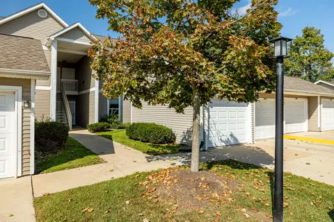 1468 Fox Pointe Cir, Pittsfield, MI 48108