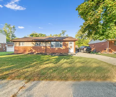 9942 Lincoln St, Taylor, MI 48180