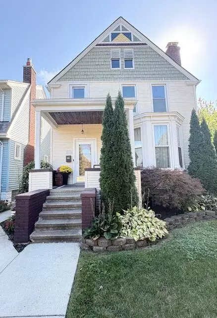 225 Superior Blvd, Wyandotte, MI 48192