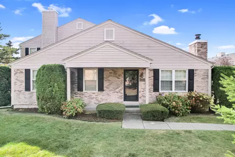 15853 Cambridge Drive Unit Dr # 5, Clinton Township, MI 48038