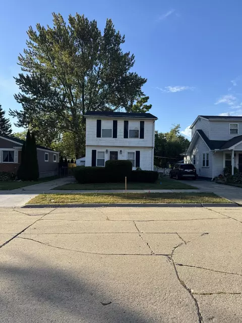 253 Massoit St, Clawson, MI 48017