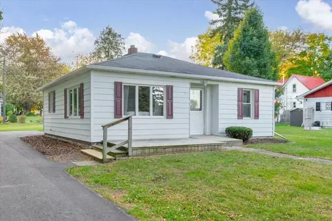 3472 Vincent St, Deckerville, MI 48427