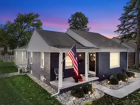 2376 Thomas Ave, Berkley, MI 48072