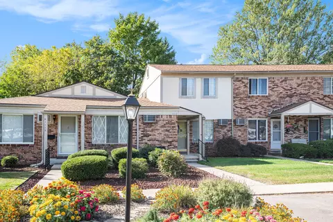 61117 Heritage Blvd, South Lyon, MI 48178