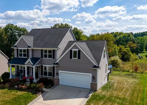 5548 Seney Cir N, Hamburg, MI 48139