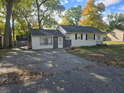 5667 Brunswick Blvd, Waterford, MI 48327