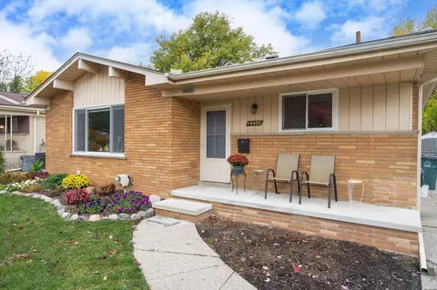 14420 Vernon St, Oak Park, MI 48237
