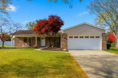 24473 Bonnie Brook Dr, Novi, MI 48374