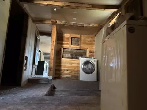 Entry Way - 140 S Main St, Carsonville, MI 48419 photo 1 of 2