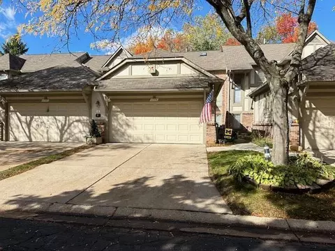 41974 Saratoga Circle Unit Cir #42, Canton, MI 48187