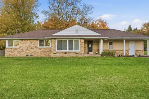 2172 Wilson Ave NW, Walker, MI 49534