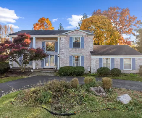28043 New Bedford Dr, Farmington Hills, MI 48334
