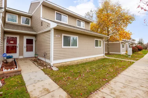2120 Stone School Cir, Ann Arbor, MI 48108