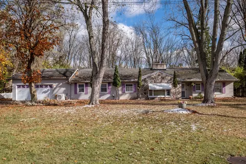25200 Waycross Rd, Southfield, MI 48033