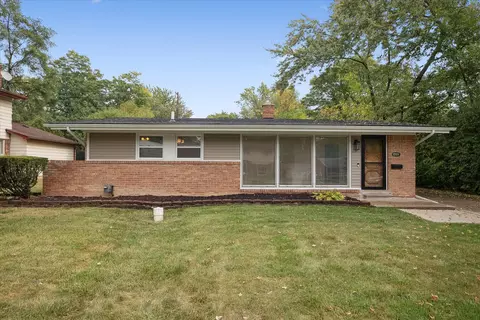 29484 Spring Hill Dr, Southfield, MI 48076