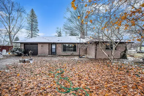 5710 Houston Rd, Eaton Rapids, MI 48827