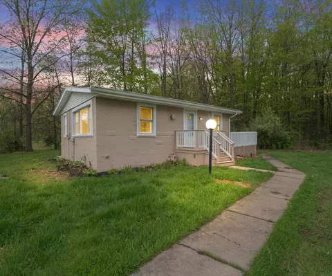 24118 Martinsville Rd, Sumpter, MI 48111