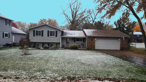 5145 Greer Rd, West Bloomfield, MI 48324
