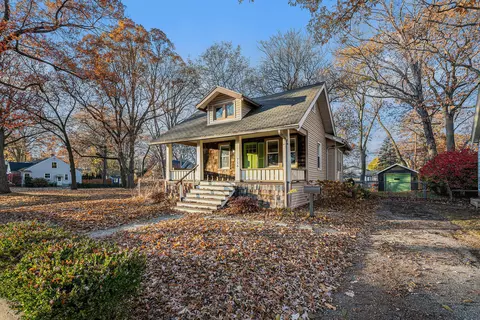 716 Catalpa Dr, Royal Oak, MI 48067