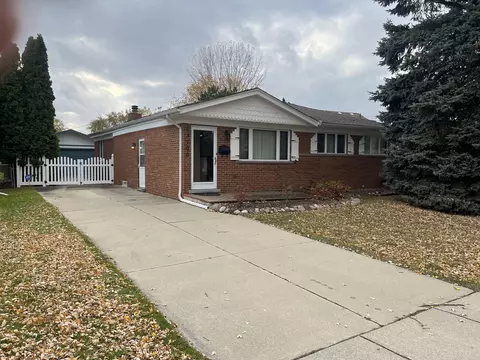 23700 Joy St, Saint Clair Shores, MI 48082
