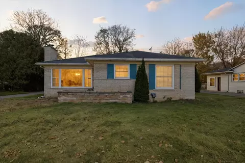 421 S Williamsbury Rd, Bloomfield Hills, MI 48301
