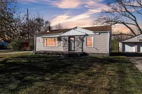 19135 Weyher St, Livonia, MI 48152