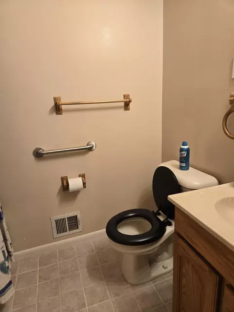 26845 Greenleigh Ct, Southfield, MI 48076