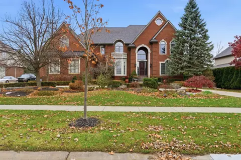 5520 Whitehall Blvd, Oakland, MI 48306