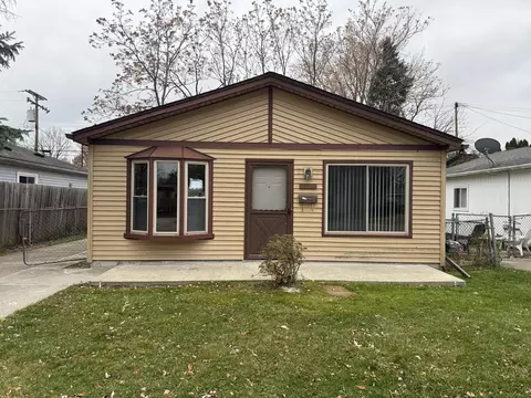 20812 Woodward St, Clinton Township, MI 48035