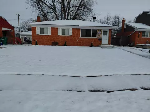 30966 Dover Ave, Garden City, MI 48135