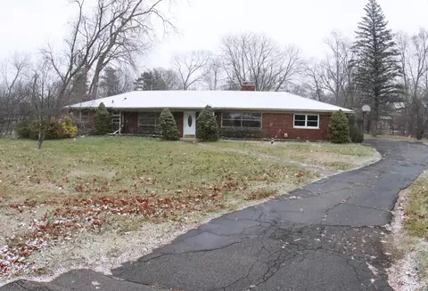 30630 Helmandale Dr, Franklin, MI 48025