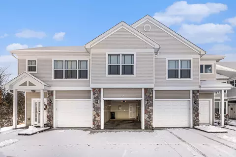 631 Pebblestone Ln, Chelsea, MI 48118