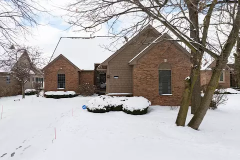 2222 Stonebridge Dr N, Pittsfield, MI 48108